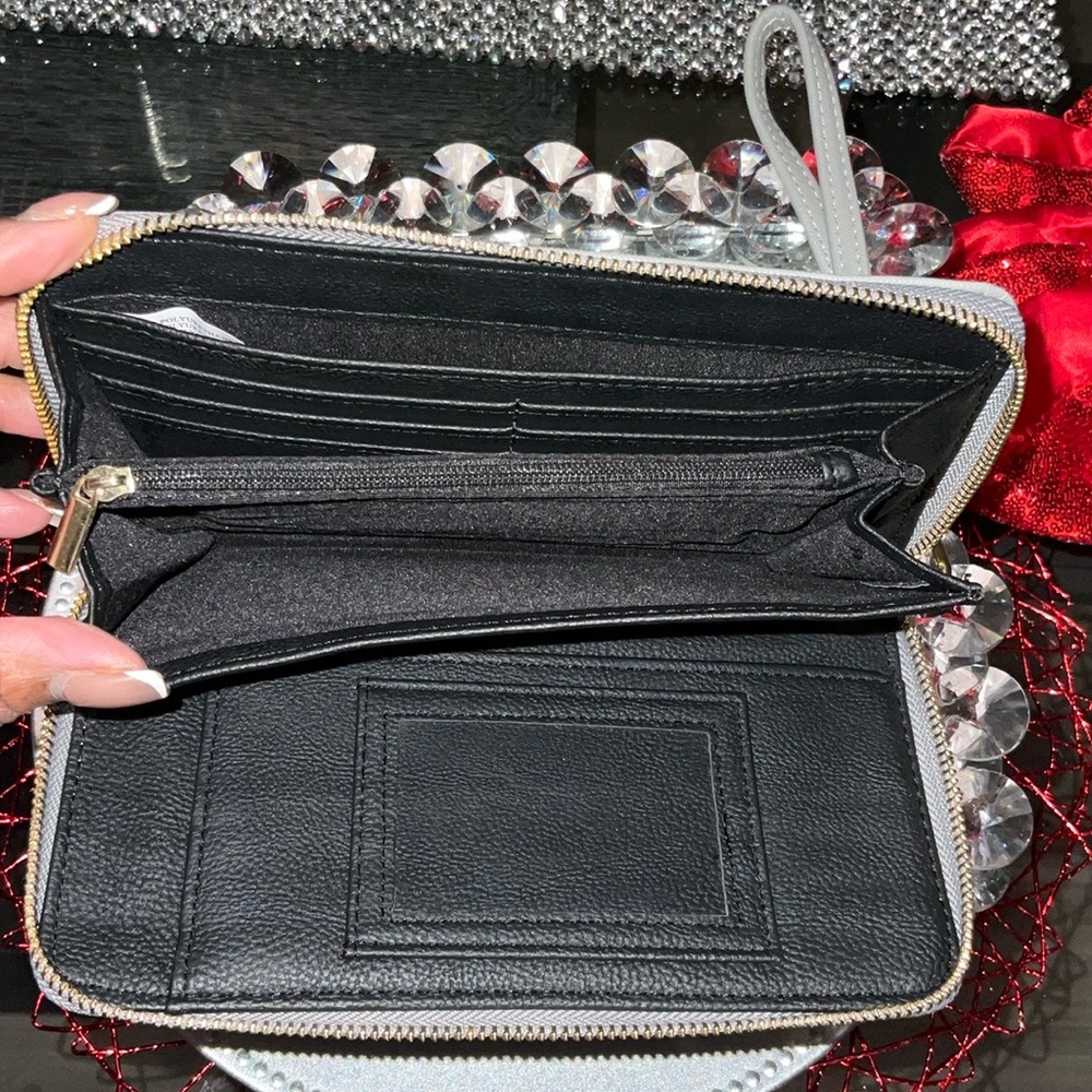 NWOT Betsey Johnson Wristlet Wallet - Picture 8 of 12